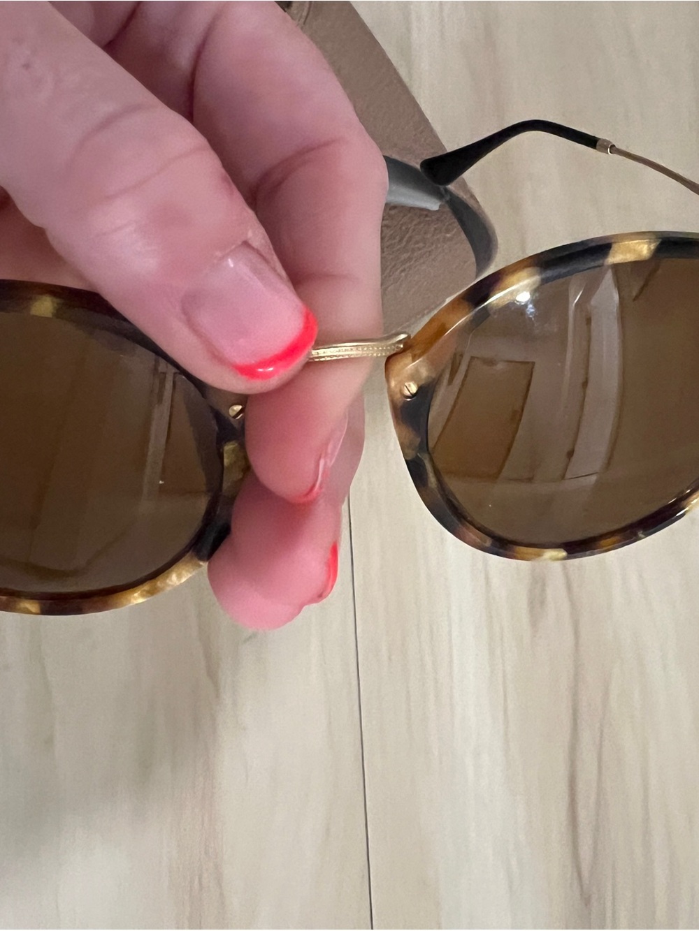 Ray-Ban Tortoiseshell Frame with Gold Arms - Brown Lenses - Picture 3 of 4